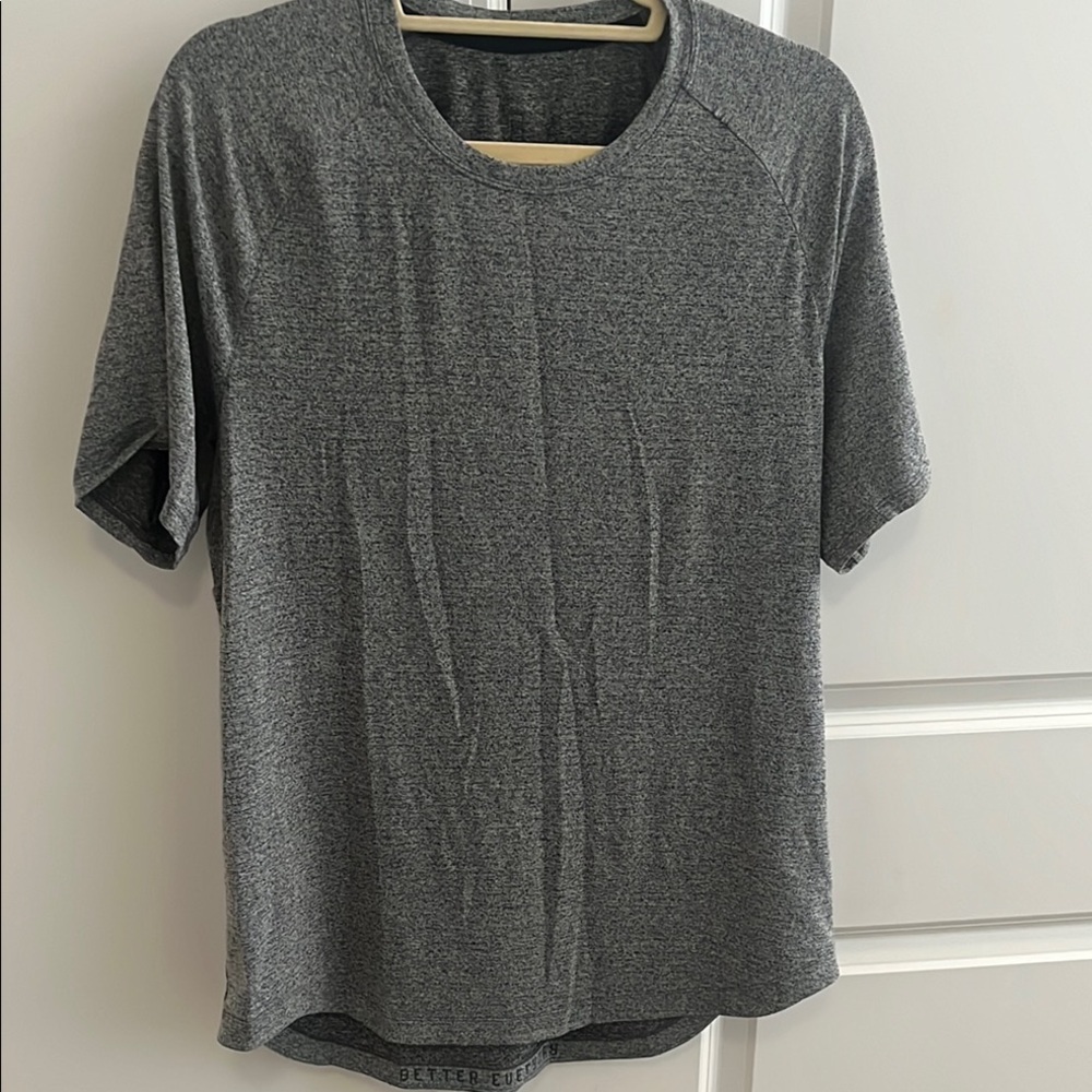 Lululemon Athletica Gray Short Sleeve Tee